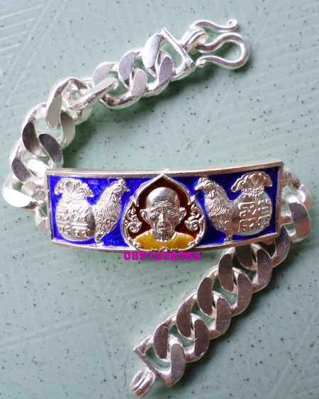 เลสหลวงพ่อรวย วัดตะโก ๔ บาทลงยา ปี๕๗ รุ่นไตรมาส๙๓ เข้าแถวจำกัดจำนวนเช่าครับ ป้ายแดง