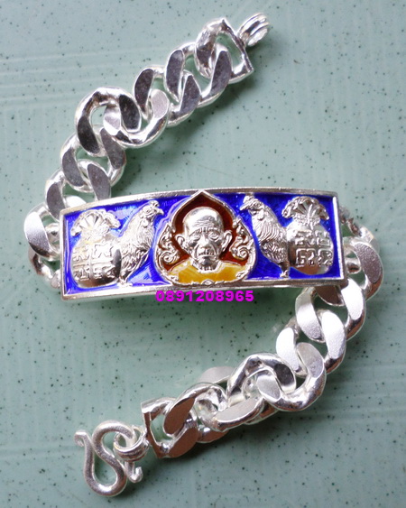 เลสหลวงพ่อรวย วัดตะโก ๔ บาทลงยา ปี๕๗ รุ่นไตรมาส๙๓ เข้าแถวจำกัดจำนวนเช่าครับ ป้ายแดง