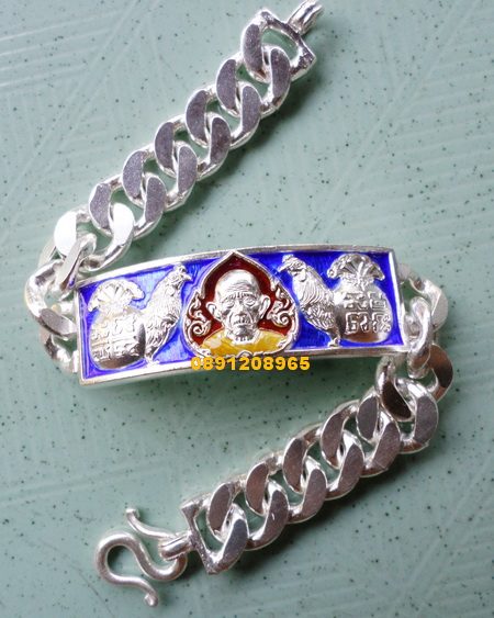 เลสหลวงพ่อรวย วัดตะโก ๔ บาทลงยา ปี๕๗ รุ่นไตรมาส๙๓ เข้าแถวจำกัดจำนวนเช่าครับ ป้ายแดง