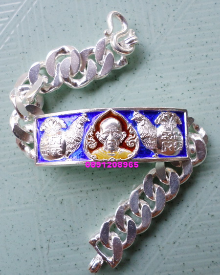 เลสหลวงพ่อรวย วัดตะโก ๔บาทลงยา ปี๕๗ รุ่นไตรมาส๙๓ เข้าแถวจำกัดจำนวนเช่าครับ ป้ายแดง