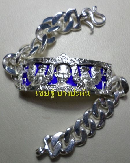 เลสหลวงพ่อรวย วัดตะโก ๔ บาทลงยา เลี่ยมเงินฝังพลอย ปี๕๔ รุ่นรวยยั่งยืน ป้ายแดง