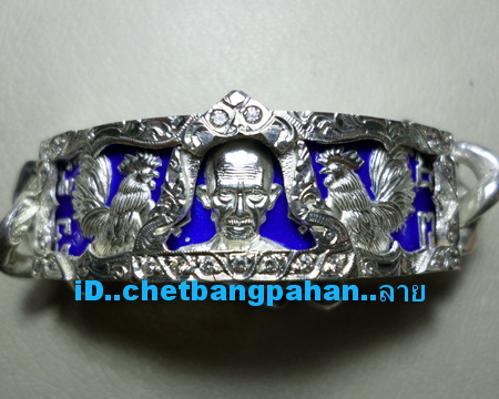 เลสหลวงพ่อรวย วัดตะโก ๔ บาทลงยา เลี่ยมเงินฝังพลอย ปี๕๔ รุ่นรวยยั่งยืน ป้ายแดง