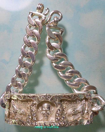 เลสหลวงพ่อรวย วัดตะโก ๔บาท ปี๕๖ รุ่นชนะจน หุ้มเงินฝังพลอย