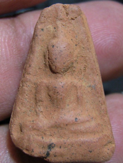 พระนางพญา เนื้อดิน กรุวัดคู้ยาง จ.กำแพงเพชร สภาพพอใช้ 