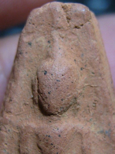 พระนางพญา เนื้อดิน กรุวัดคู้ยาง จ.กำแพงเพชร สภาพพอใช้ 