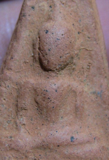 พระนางพญา เนื้อดิน กรุวัดคู้ยาง จ.กำแพงเพชร สภาพพอใช้ 