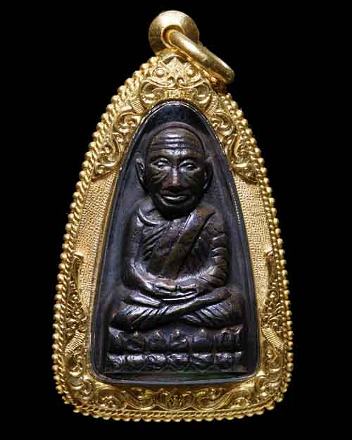 หลวงพ่อทวด หลังหนังสือพิมพ์ใหญ่ปี 2505 พระสวยเดิมๆ สวยวิ้งๆจมูกโด่งสุดๆ ถือว่าสวยมากๆครับ 