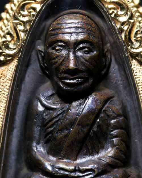 หลวงพ่อทวด หลังหนังสือพิมพ์ใหญ่ปี 2505 พระสวยเดิมๆ สวยวิ้งๆจมูกโด่งสุดๆ ถือว่าสวยมากๆครับ 