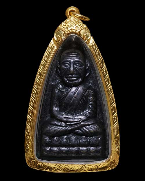 หลวงปู่ทวด ปี 08 พิมพ์หลังหนังสือฬหญ่ (หน้าใหญ่ นิยมสุด) สวยวิ้งๆรมดำเดิมๆผิวสวยๆครับท่านครับองค์นี้