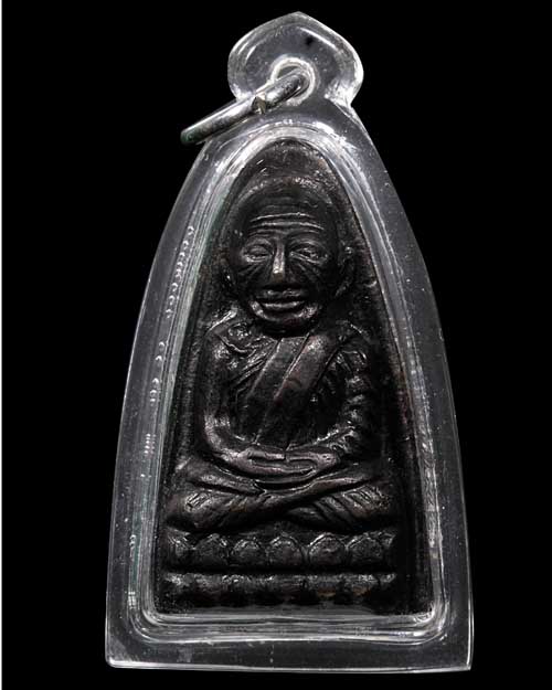 หลวงปู่ทวด ปี 08 พิมพ์หลังหนังสือฬหญ่ (หน้าใหญ่ นิยมสุด) สวยวิ้งๆรมดำเดิมๆผิวสวยๆครับท่านครับองค์นี้