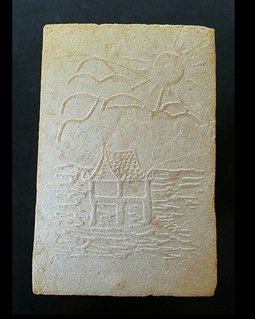 พระเนื้อผงพิมพ์สี่เหลี่ยมรูปเหมือนครึ่งองค์หลวงพ่อสงฆ์ วัดเจ้าฟ้าศาลาลอย