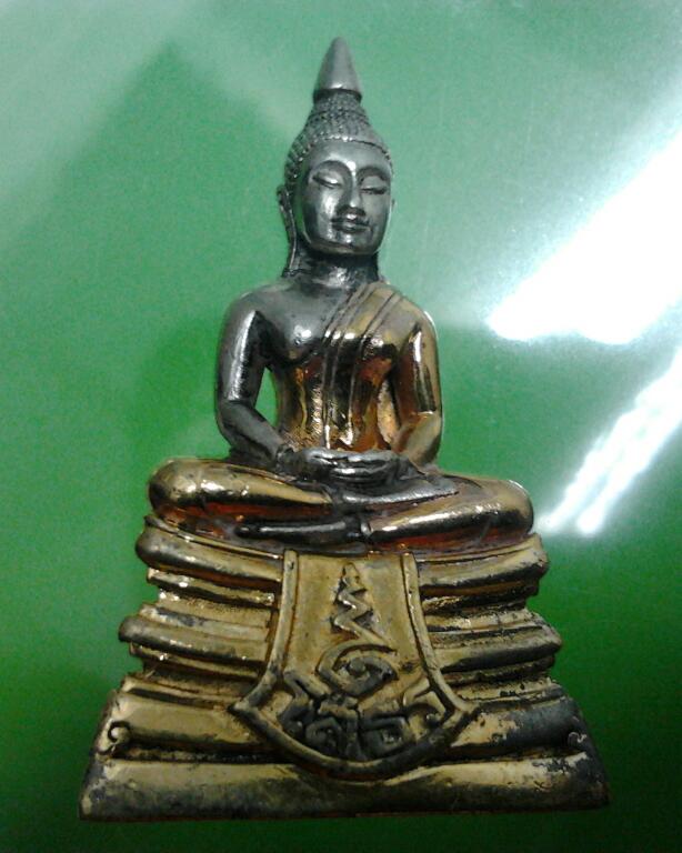 หลวงพ่อโสธร 80ปีกรมตำรวจ เนื้อเงินชุบสามกษัตริย์ หมายเลข14017