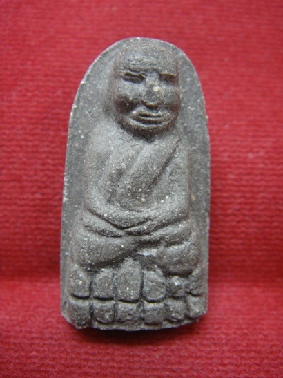 หลวงปู่ทวด รุ่นพระเจ้าห้าพระองค์ บัวแบน แข้งขีด