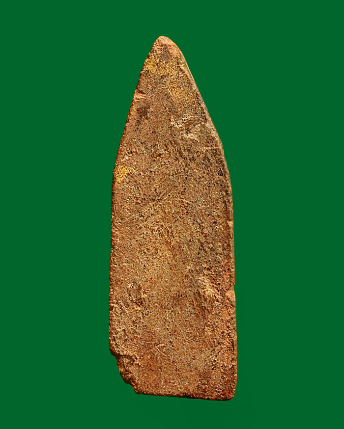 พระลีลาข้างขีดหลวงพ่อกวย เนื้อว่านสบู่เลือด