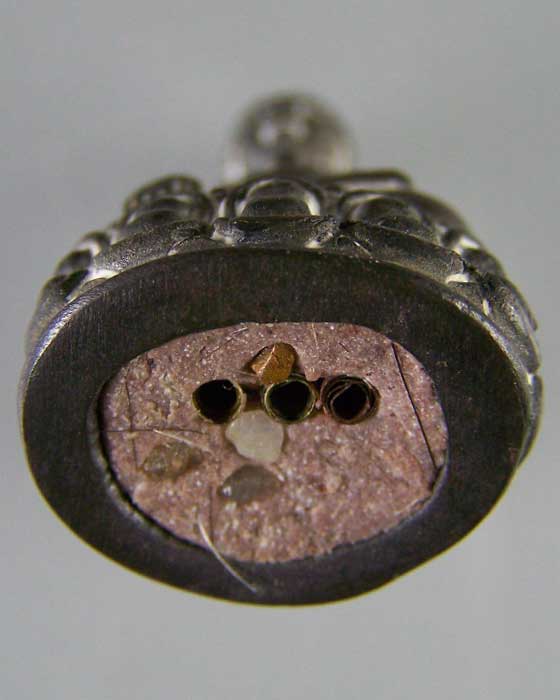 พระกริ่งปฐวีธาตุ หลวงปู่คำพันธ์ วัดธาตุมหาชัย เนื้อนวะเต็มสูตร