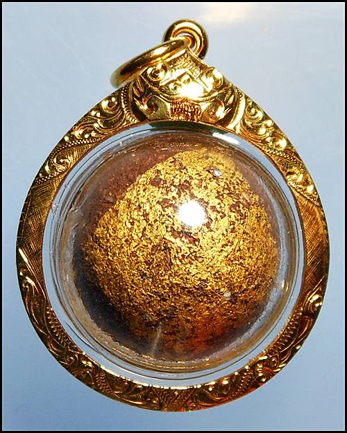 ลูกอมชานหมาก หลวงปู่หมุนยุคแรก วัดป่าหนองหล่ม เลี่ยมทองสวยๆ 