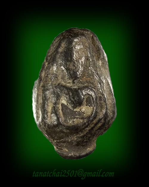 พระเม็ดน้อยหน่า เนื้อดิน หลังยันต์อุนาโลม กรุวัดศาลาปูน จ.อยุธยา