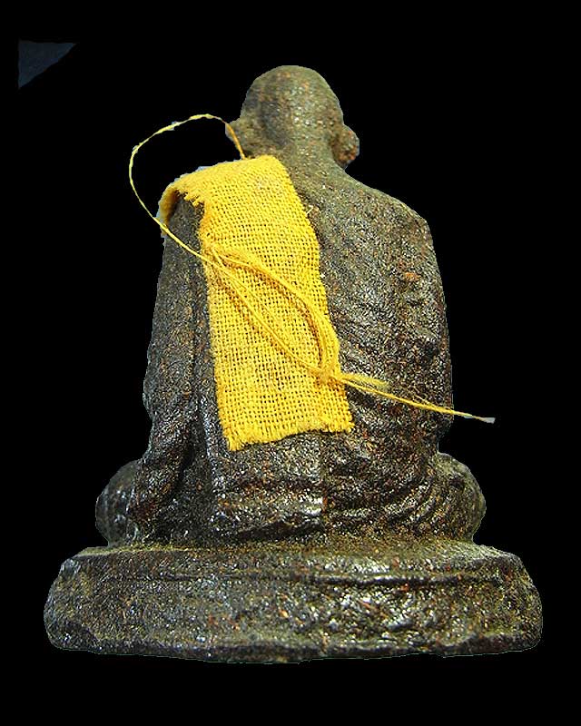 พระผงรูปเหมือนเนื้อเกสร หลวงปู่คำพัน