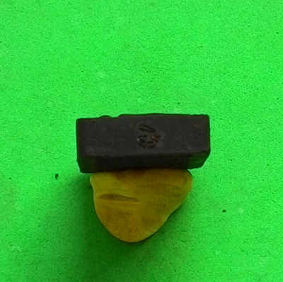 พระขุนแผนพรายกุมาร 7 รอบ (( เนื้อผงพรายกุมารว่านดำ )) หลวงพ่อสิน วัดระหารใหญ่ พร้อมกล่อง สภาพสวยครับ