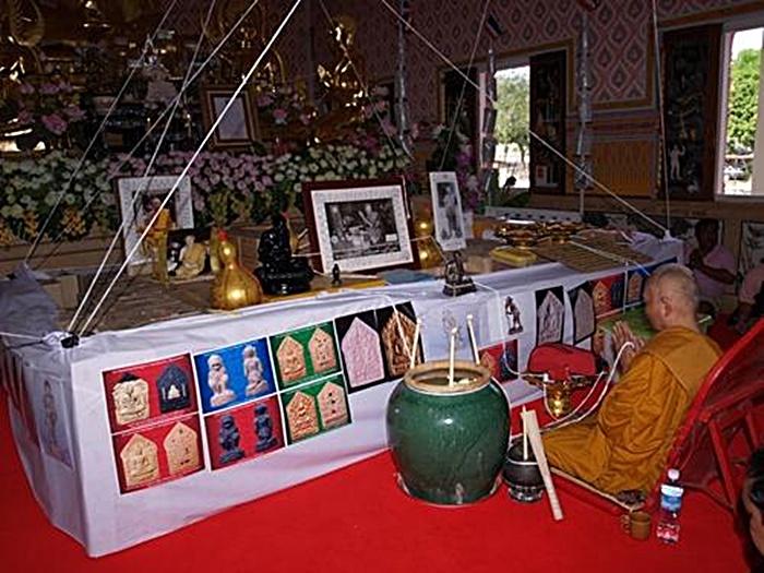 พระขุนแผน ผงพรายกุมาร หลวงพ่อสาคร วัดหนองกรับ จ.ระยอง พร้อมกล่อง สภาพสวยครับ ส่ง EMS ครับ