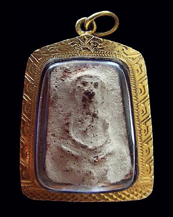 พระกรุเนื้อดิน พระแผงตัดเดี่ยว กรุนาดูน มหาสารคาม