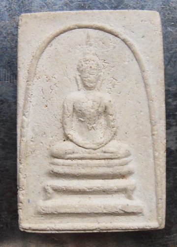 พระสมเด็จหลวงปู่โต๊ะ หลังยันต์ ปี16เนื้อขาว สวยๆครับ