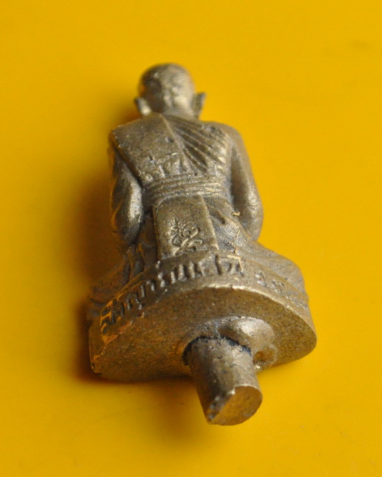 รูปเหมือนหล่อโบราณรุ่นแรก หลวงปู่ชื้น วัดญาณเสน