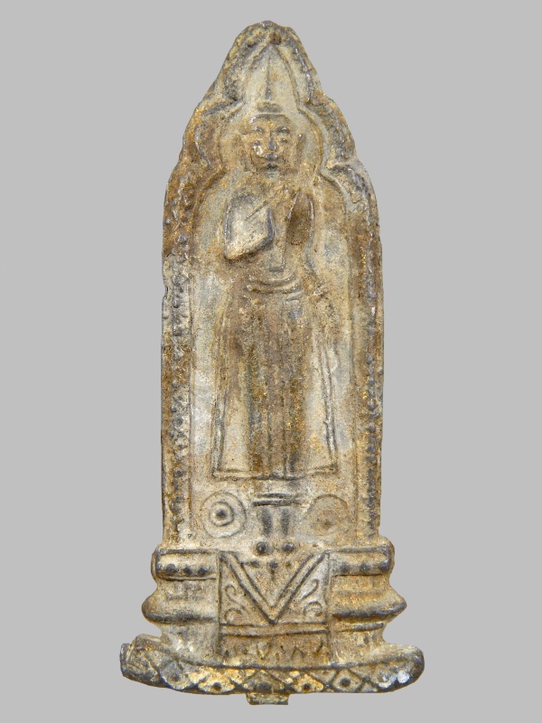 พระร่วงยืน ปางประทานพร สนิมแดง กรุวัดเทวสังฆาราม (วัดเหนือ) จ.กาญจนบุรี