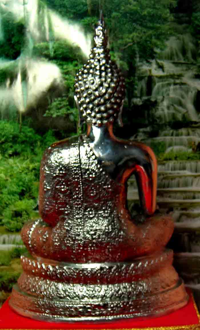 พระบูชาศิลปะแบบสมัยสุโขทัย ปางมารวิชัย ล้อพุทธศิลป์ ขนาดหน้าตัก 9 นิ้ว เนื้อผสมเงินยวง 