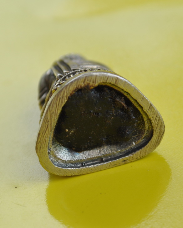 ปิดตานำโชคหลวงพ่อเกษม เขมโก