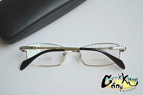 กรอบแว่นตา Nikon (N-19) NC3082 ทรงเต็มกรอบสีเงิน  กรอบ Titanium 