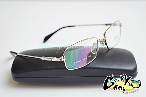กรอบแว่นตา Nikon (N-19) NC3082 ทรงเต็มกรอบสีเงิน  กรอบ Titanium 