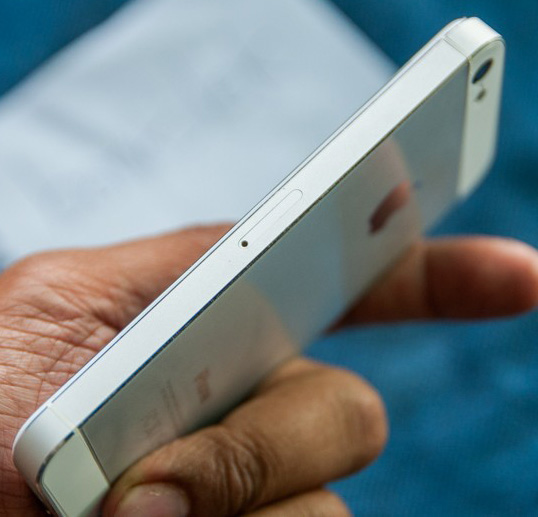 iPhone 5 16GB สีขาว อุปกรณ์ครบ กล่องเลขอีมี่ตรง ติดฟิล์มแล้ว ไม่ติดไอคราว, รีเซ็ตได้ตลอด