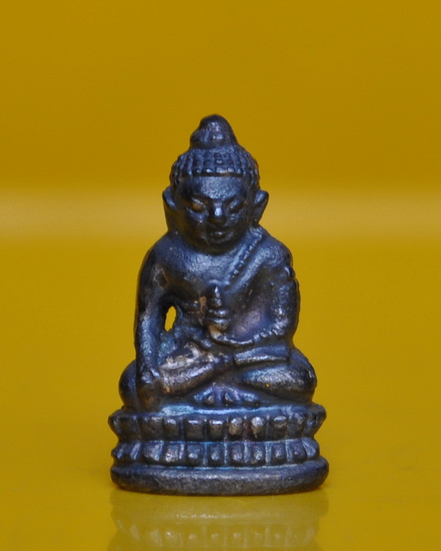 พระชัยวัฒน์เนื้อเงิน หลวงพ่อเกษม เขมโก 