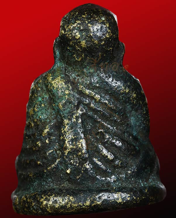 หลวงพ่อเงิน วัดบางคลาน จังหวัด พิจิตร รุ่นปืนแตก พิมพ์นิยมเศียรกลม ปี ๒๕๒๘ (๒)