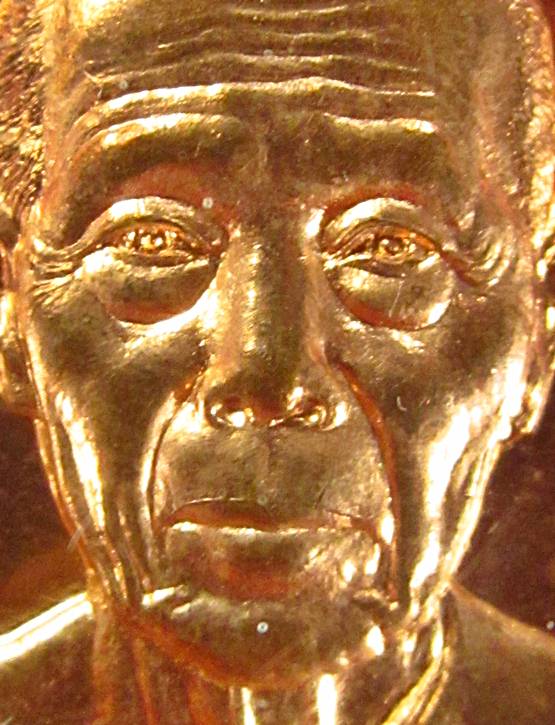 เหรียญห่วงเชื่อมรุ่นแรก "รุ่นสร้างบารมี" หลวงปู่บัว เนื้อทองแดง No ๔๐๖๑ เหรียญสวยกริ๊ป ผิวสวยใสแดง