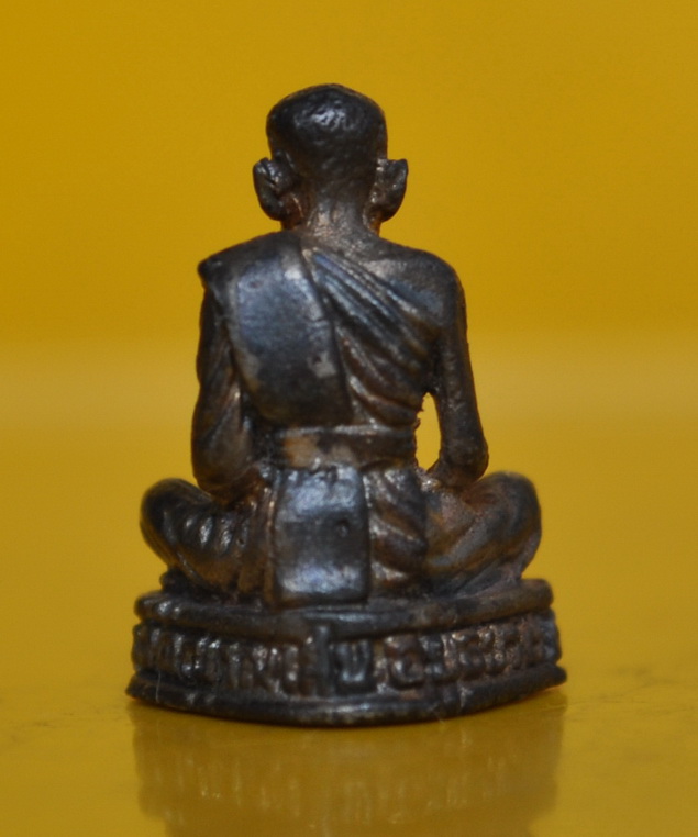 รูปหล่อเนื้อเงิน หลวงปู่ชื้น  วัดญาณเสน