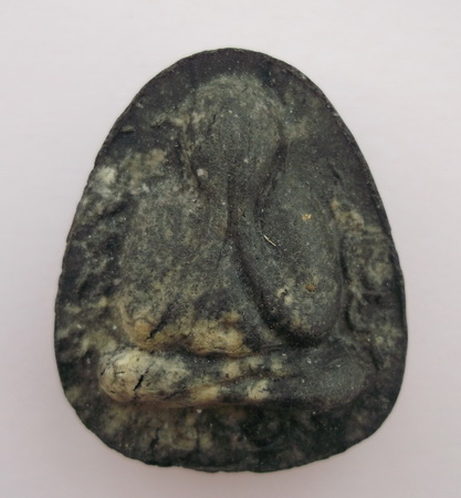 พระปิดตาหลวงปู่โต๊ะ(วัดศาลาครืน)พิมพ์เล็กข้างกนกมีตะกรุดครับ