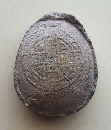 พระปิดตาหลวงปู่โต๊ะ(วัดศาลาครืน)ข้างกนกมีตะกรุดครับ