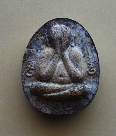 พระปิดตาหลวงปู่โต๊ะ(วัดศาลาครืน)ปิดทองกรรมการเนื้อผงใบลาน มีตะกรุดครับ