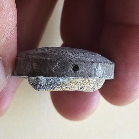 พระปิดตาหลวงปู่โต๊ะ(วัดศาลาครืน)ปิดทองกรรมการเนื้อผงใบลาน มีตะกรุดครับ