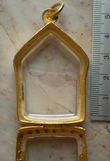 ตลับเงินล้อมพลอยแดง  ชบทองแท้ ใส่ขุนแผนพรายกุมารพิมพ์ใหญ่  เคาะเดียว 