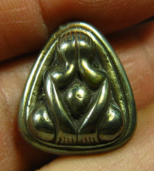 พระปิดตา เนื้อหามวลสารดี สวยไม่ทราบที่ครับ