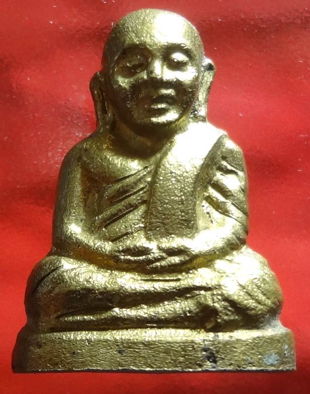  รูปหล่อหลวงพ่อเงิน บางคลาน ไม่ทราบรุ่นไม่ทราบออกวัดไหนมีจาร ครับ