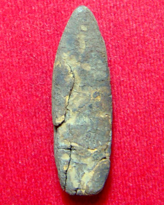 พระร่วงพิมพ์ทรงเครื่อง ว่านหน้าทองกรุ จ.กำแพงเพชร