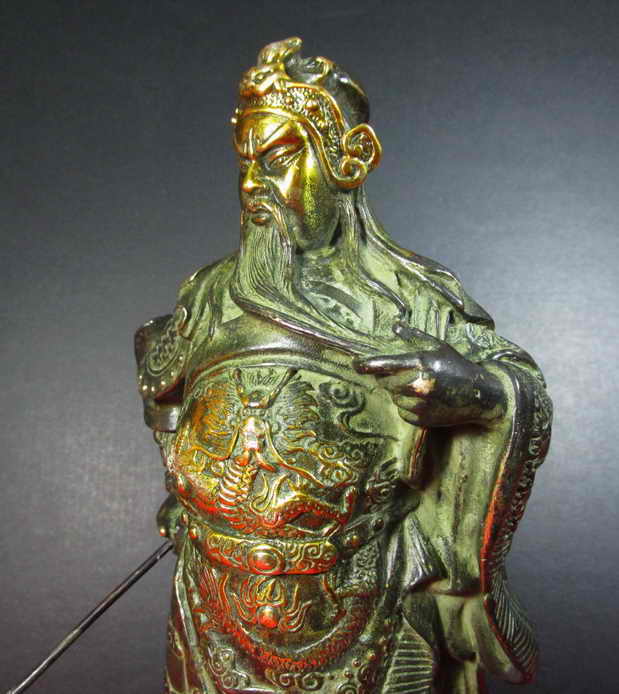 งดงามมาก กวนอู เทพเจ้ากวนอู เนื้อทองเหลือง ขนาดสูง 9.5 นิ้ว ฐานกว้าง 3.5 นิ้ว หล่อแบบตันๆ หนักมาก