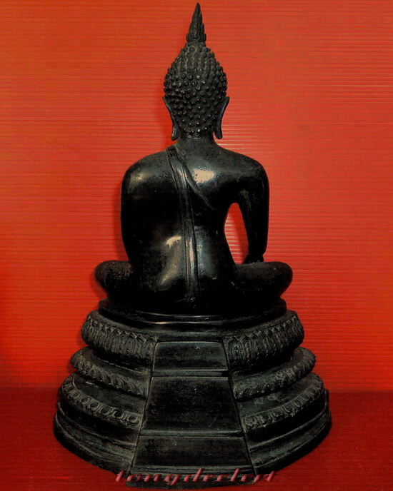 พระบูชาสมเด็จพระพุทธโคดม หลวงพ่อขอม วัดไผ่โรงวัว จ.สุพรรณบุรี ใต้ฐานดินไทยสวยมากค่ะ