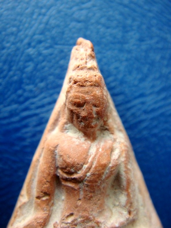 พระนางพญา หลวงปู่โต๊ะ วัดประดู่ฉิมพลี พิมพ์มีหน้าตา เนื้อดิน ปี 2472 พร้อมบัตรรับรองครับผม