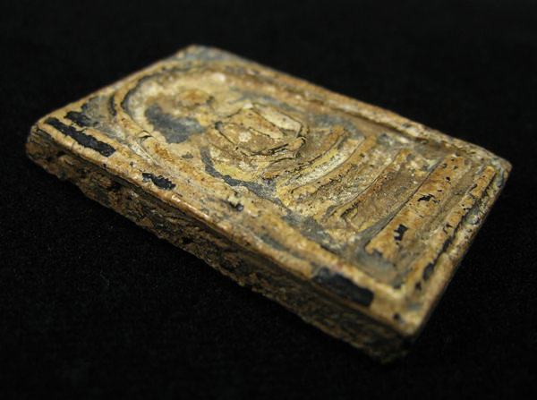 พระสมเด็จ เนื้อหามวลสารดี สวยไม่ทราบที่ครับ