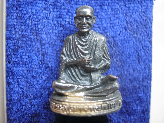 รูปหล่อสมเด็จโต วัดระฆัง118ปี เนื้อเงิน พร้อมกล่องเดิม